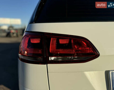 Белый Фольксваген Гольф, объемом двигателя 1.97 л и пробегом 177 тыс. км за 11800 $, фото 32 на Automoto.ua