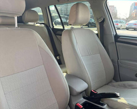 Белый Фольксваген Гольф, объемом двигателя 1.97 л и пробегом 133 тыс. км за 12500 $, фото 5 на Automoto.ua