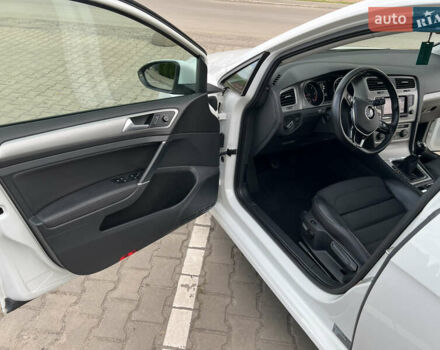 Білий Фольксваген Гольф, об'ємом двигуна 2 л та пробігом 207 тис. км за 13500 $, фото 32 на Automoto.ua