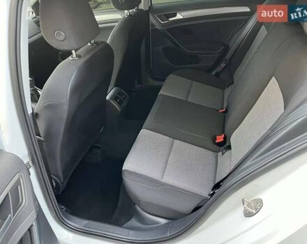 Білий Фольксваген Гольф, об'ємом двигуна 1.6 л та пробігом 360 тис. км за 11200 $, фото 10 на Automoto.ua