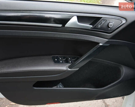 Белый Фольксваген Гольф, объемом двигателя 1.97 л и пробегом 246 тыс. км за 13300 $, фото 9 на Automoto.ua