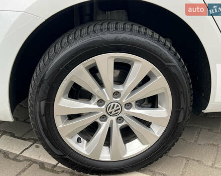 Білий Фольксваген Гольф, об'ємом двигуна 2 л та пробігом 207 тис. км за 13500 $, фото 9 на Automoto.ua