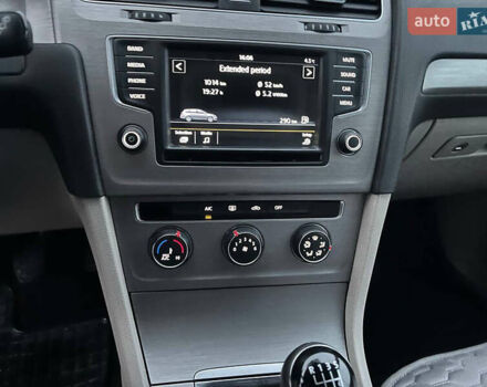 Белый Фольксваген Гольф, объемом двигателя 1.97 л и пробегом 208 тыс. км за 10600 $, фото 34 на Automoto.ua