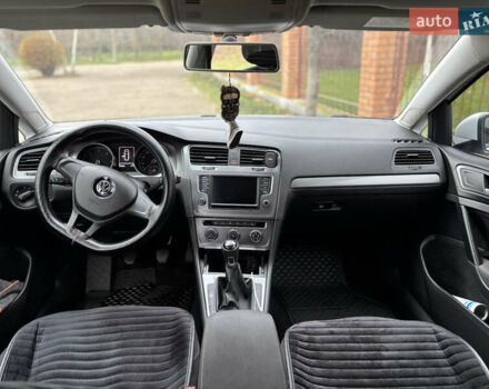Білий Фольксваген Гольф, об'ємом двигуна 1.6 л та пробігом 220 тис. км за 11000 $, фото 13 на Automoto.ua