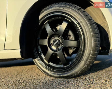 Белый Фольксваген Гольф, объемом двигателя 1.97 л и пробегом 177 тыс. км за 11800 $, фото 14 на Automoto.ua