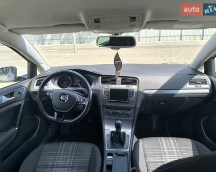 Белый Фольксваген Гольф, объемом двигателя 1.6 л и пробегом 279 тыс. км за 10500 $, фото 12 на Automoto.ua