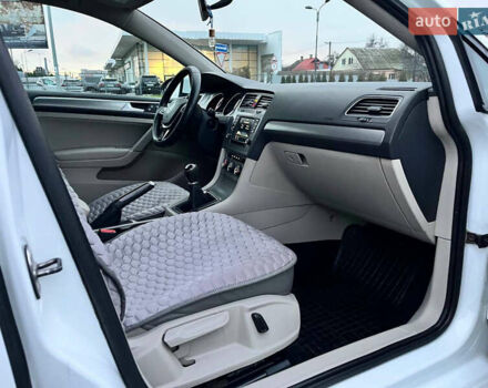 Белый Фольксваген Гольф, объемом двигателя 1.97 л и пробегом 208 тыс. км за 10600 $, фото 42 на Automoto.ua