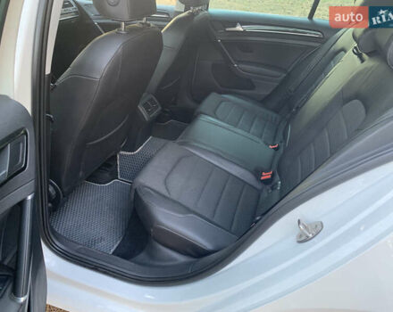 Белый Фольксваген Гольф, объемом двигателя 1.97 л и пробегом 240 тыс. км за 12900 $, фото 12 на Automoto.ua