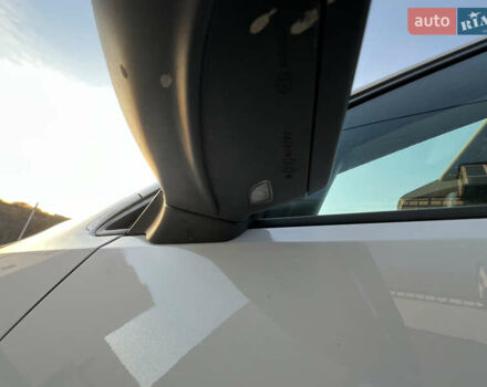 Белый Фольксваген Гольф, объемом двигателя 1.6 л и пробегом 241 тыс. км за 11600 $, фото 16 на Automoto.ua