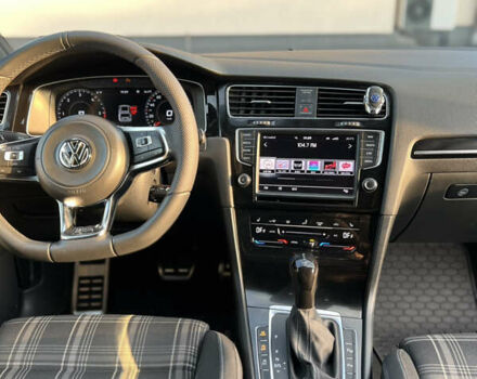 Белый Фольксваген Гольф, объемом двигателя 1.97 л и пробегом 245 тыс. км за 16490 $, фото 22 на Automoto.ua