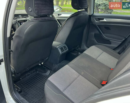 Білий Фольксваген Гольф, об'ємом двигуна 1.6 л та пробігом 195 тис. км за 11799 $, фото 17 на Automoto.ua