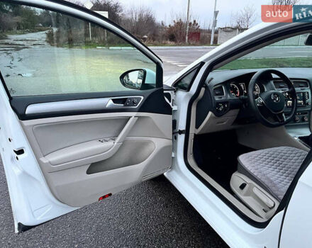 Белый Фольксваген Гольф, объемом двигателя 1.97 л и пробегом 208 тыс. км за 10600 $, фото 29 на Automoto.ua