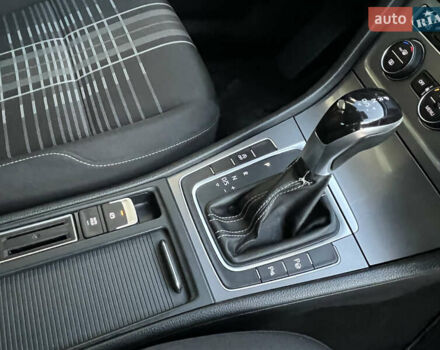 Белый Фольксваген Гольф, объемом двигателя 1.6 л и пробегом 241 тыс. км за 11600 $, фото 67 на Automoto.ua