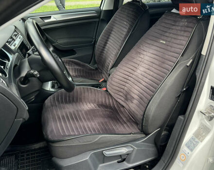 Білий Фольксваген Гольф, об'ємом двигуна 1.6 л та пробігом 195 тис. км за 11799 $, фото 15 на Automoto.ua