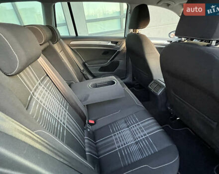 Белый Фольксваген Гольф, объемом двигателя 1.6 л и пробегом 241 тыс. км за 11600 $, фото 61 на Automoto.ua