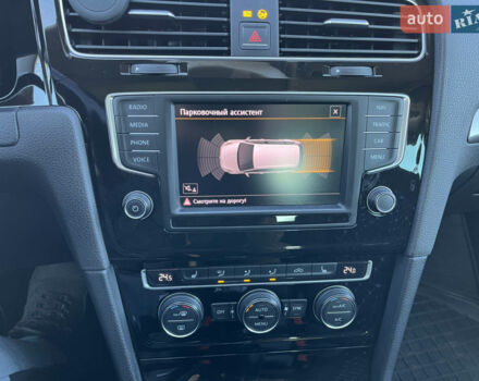 Белый Фольксваген Гольф, объемом двигателя 1.6 л и пробегом 238 тыс. км за 13000 $, фото 43 на Automoto.ua