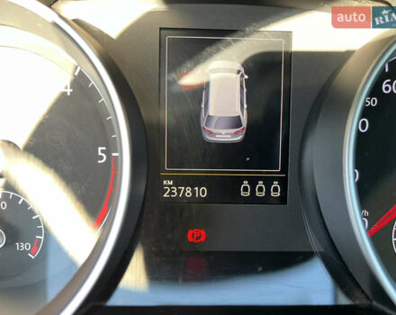 Белый Фольксваген Гольф, объемом двигателя 1.6 л и пробегом 238 тыс. км за 15000 $, фото 4 на Automoto.ua