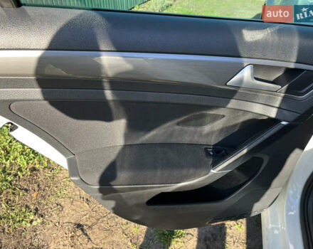 Белый Фольксваген Гольф, объемом двигателя 1.6 л и пробегом 238 тыс. км за 15000 $, фото 65 на Automoto.ua