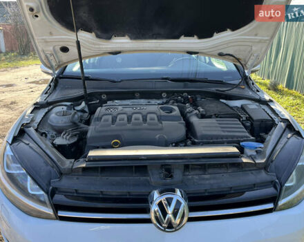 Белый Фольксваген Гольф, объемом двигателя 1.6 л и пробегом 238 тыс. км за 15000 $, фото 53 на Automoto.ua