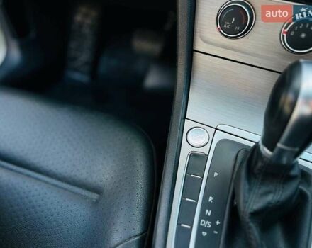 Белый Фольксваген Гольф, объемом двигателя 1.8 л и пробегом 82 тыс. км за 11500 $, фото 5 на Automoto.ua