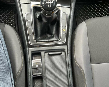 Белый Фольксваген Гольф, объемом двигателя 1.6 л и пробегом 280 тыс. км за 11500 $, фото 48 на Automoto.ua