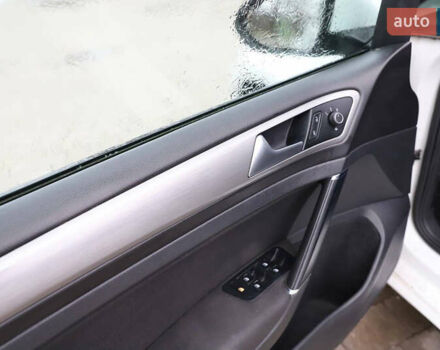 Белый Фольксваген Гольф, объемом двигателя 1.6 л и пробегом 202 тыс. км за 10800 $, фото 13 на Automoto.ua