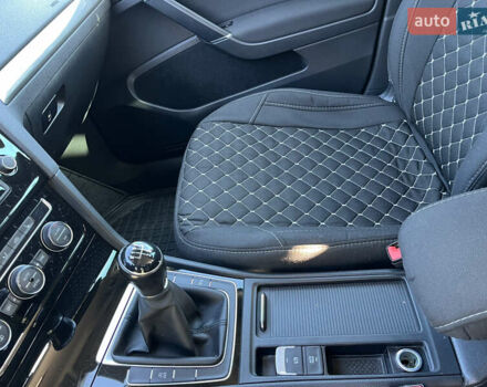 Белый Фольксваген Гольф, объемом двигателя 1.6 л и пробегом 238 тыс. км за 15000 $, фото 64 на Automoto.ua