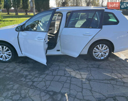 Белый Фольксваген Гольф, объемом двигателя 1.6 л и пробегом 238 тыс. км за 15000 $, фото 32 на Automoto.ua