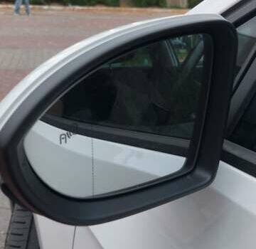 Белый Фольксваген Гольф, объемом двигателя 1.6 л и пробегом 225 тыс. км за 11800 $, фото 1 на Automoto.ua