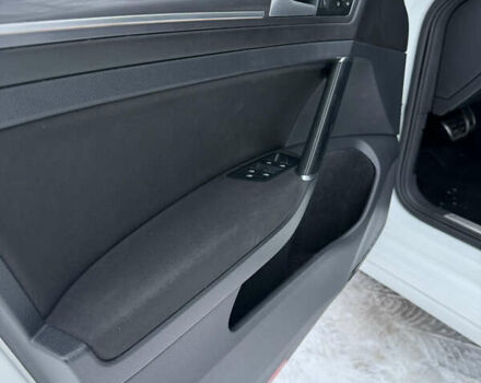 Белый Фольксваген Гольф, объемом двигателя 1.6 л и пробегом 199 тыс. км за 12900 $, фото 4 на Automoto.ua