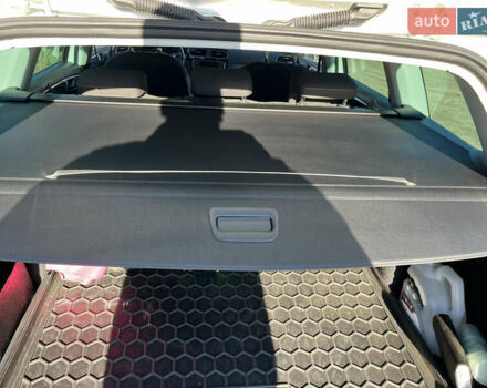 Белый Фольксваген Гольф, объемом двигателя 1.6 л и пробегом 238 тыс. км за 15000 $, фото 59 на Automoto.ua