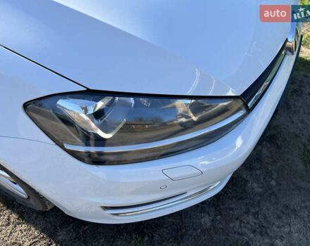 Белый Фольксваген Гольф, объемом двигателя 1.6 л и пробегом 238 тыс. км за 15000 $, фото 46 на Automoto.ua