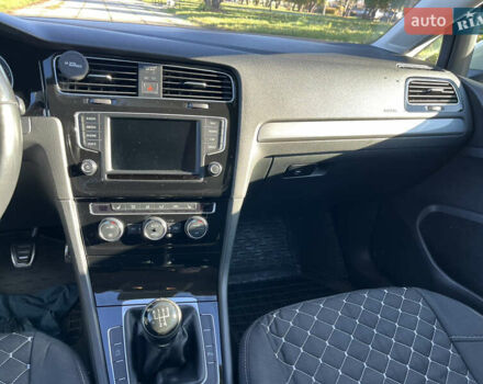 Белый Фольксваген Гольф, объемом двигателя 1.6 л и пробегом 238 тыс. км за 15000 $, фото 17 на Automoto.ua