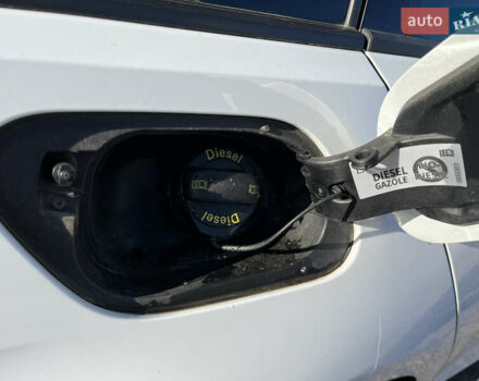 Белый Фольксваген Гольф, объемом двигателя 1.6 л и пробегом 238 тыс. км за 15000 $, фото 61 на Automoto.ua