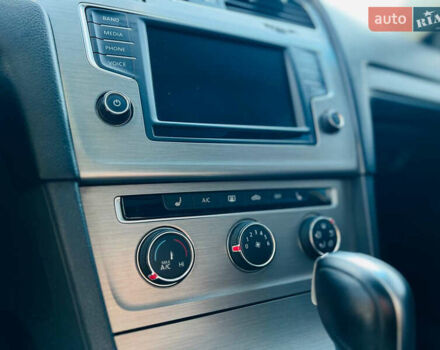 Белый Фольксваген Гольф, объемом двигателя 1.8 л и пробегом 82 тыс. км за 12800 $, фото 16 на Automoto.ua