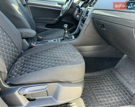 Белый Фольксваген Гольф, объемом двигателя 1.6 л и пробегом 238 тыс. км за 15000 $, фото 56 на Automoto.ua