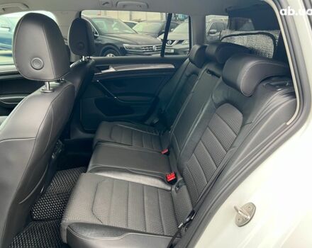 Белый Фольксваген Гольф, объемом двигателя 2 л и пробегом 287 тыс. км за 14590 $, фото 31 на Automoto.ua