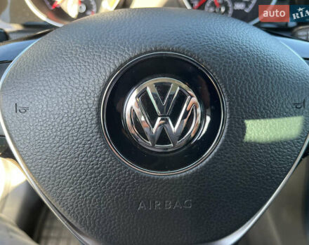 Белый Фольксваген Гольф, объемом двигателя 1.6 л и пробегом 238 тыс. км за 15000 $, фото 3 на Automoto.ua