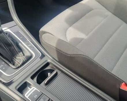 Белый Фольксваген Гольф, объемом двигателя 1.6 л и пробегом 198 тыс. км за 12000 $, фото 12 на Automoto.ua