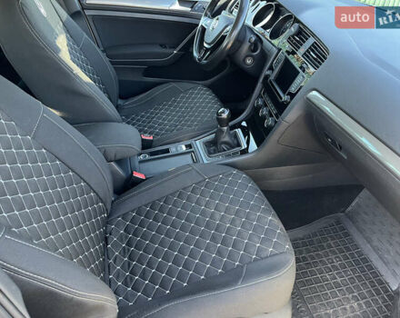 Белый Фольксваген Гольф, объемом двигателя 1.6 л и пробегом 238 тыс. км за 15000 $, фото 55 на Automoto.ua