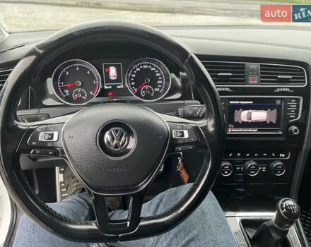 Белый Фольксваген Гольф, объемом двигателя 1.6 л и пробегом 280 тыс. км за 11500 $, фото 41 на Automoto.ua