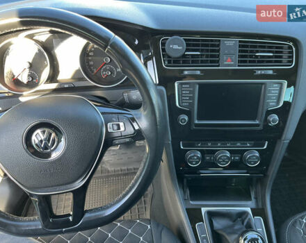 Белый Фольксваген Гольф, объемом двигателя 1.6 л и пробегом 238 тыс. км за 15000 $, фото 10 на Automoto.ua