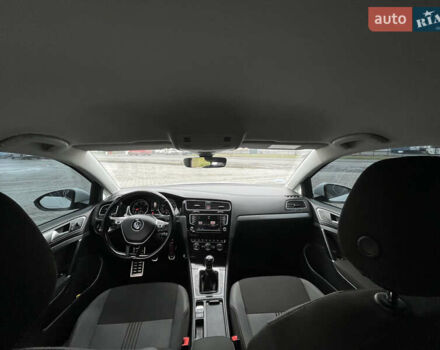 Белый Фольксваген Гольф, объемом двигателя 1.6 л и пробегом 280 тыс. км за 11500 $, фото 45 на Automoto.ua