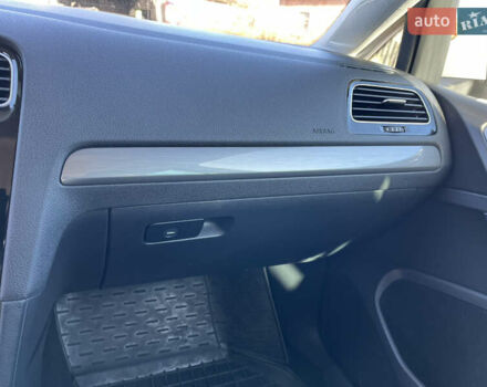 Белый Фольксваген Гольф, объемом двигателя 1.6 л и пробегом 238 тыс. км за 15000 $, фото 70 на Automoto.ua