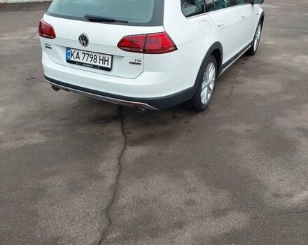 Белый Фольксваген Гольф, объемом двигателя 1.8 л и пробегом 130 тыс. км за 14800 $, фото 1 на Automoto.ua