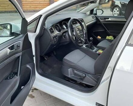 Белый Фольксваген Гольф, объемом двигателя 1.6 л и пробегом 245 тыс. км за 12500 $, фото 4 на Automoto.ua