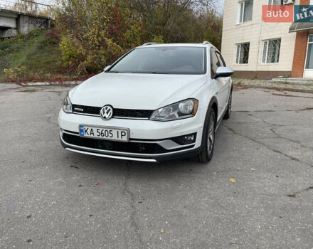 Белый Фольксваген Гольф, объемом двигателя 1.8 л и пробегом 139 тыс. км за 13900 $, фото 1 на Automoto.ua