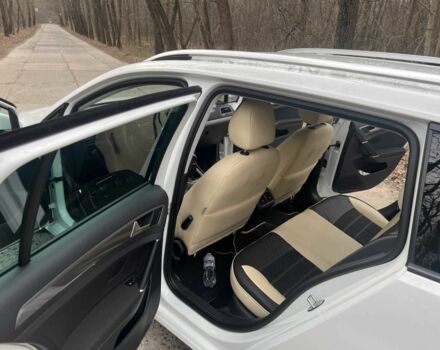 Белый Фольксваген Гольф, объемом двигателя 1.6 л и пробегом 275 тыс. км за 10500 $, фото 6 на Automoto.ua