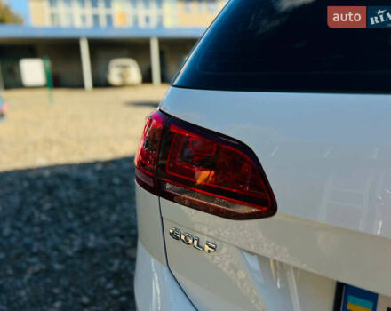 Белый Фольксваген Гольф, объемом двигателя 1.8 л и пробегом 82 тыс. км за 12800 $, фото 26 на Automoto.ua