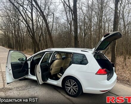 Белый Фольксваген Гольф, объемом двигателя 1.6 л и пробегом 275 тыс. км за 10500 $, фото 2 на Automoto.ua